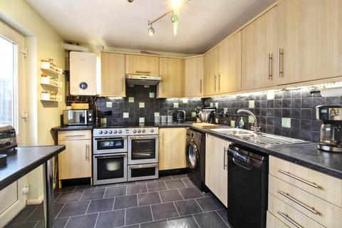 2 bedroom terraced house for sale, The Pastures, Aylesbury