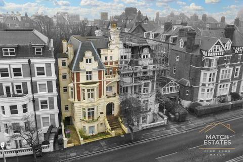 2 bedroom flat for sale, Sandgate Road, Folkestone CT20