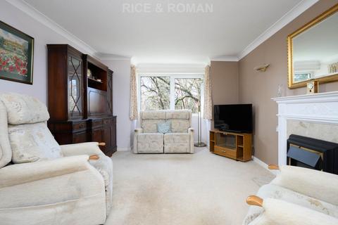 undefined, Salisbury Road, Worcester Park KT4