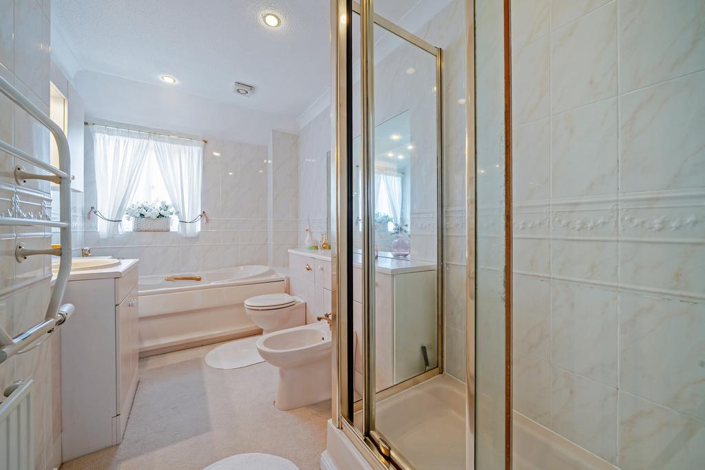 Ensuite Bathroom