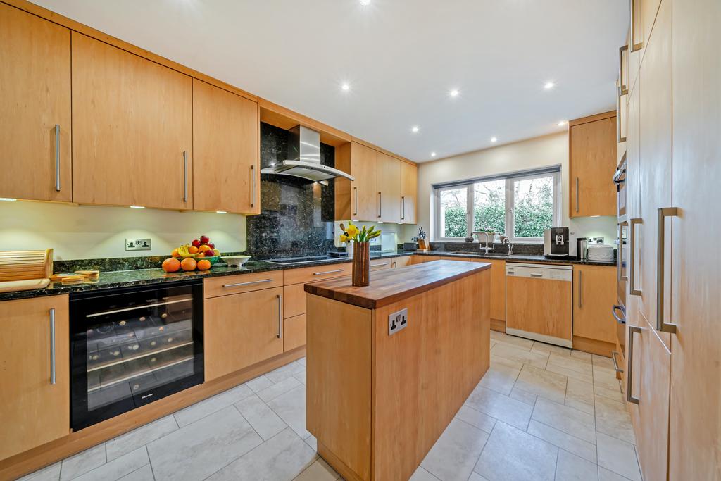 Kitchen / Breakfast Room