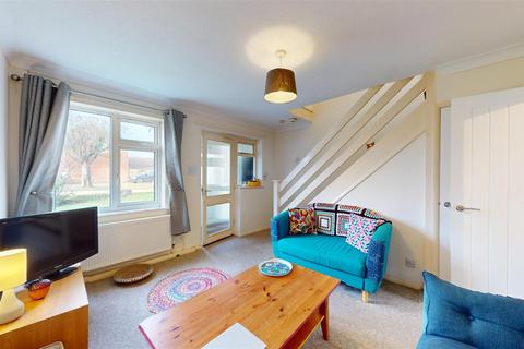 2 bedroom semi-detached house to rent, Willow Road, Stamford