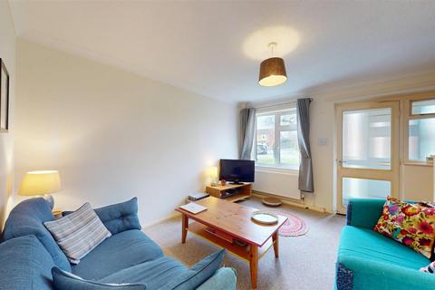 2 bedroom semi-detached house to rent, Willow Road, Stamford