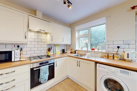 2 bedroom semi-detached house to rent, Willow Road, Stamford