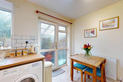 2 bedroom semi-detached house to rent, Willow Road, Stamford