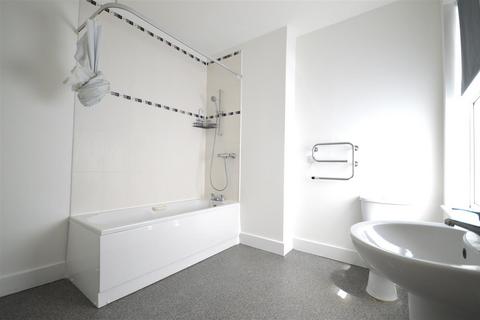 undefined, Wellingborough Road, Abington, NN1