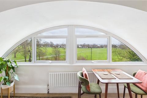 2 bedroom apartment for sale, Streatham Common North, London, SW16