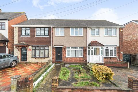 3 bedroom terraced house for sale, Merlin Road, Collier Row RM5