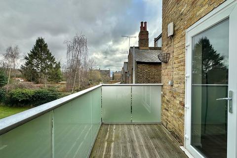 Studio to rent, Gondar Gardens, London, NW6