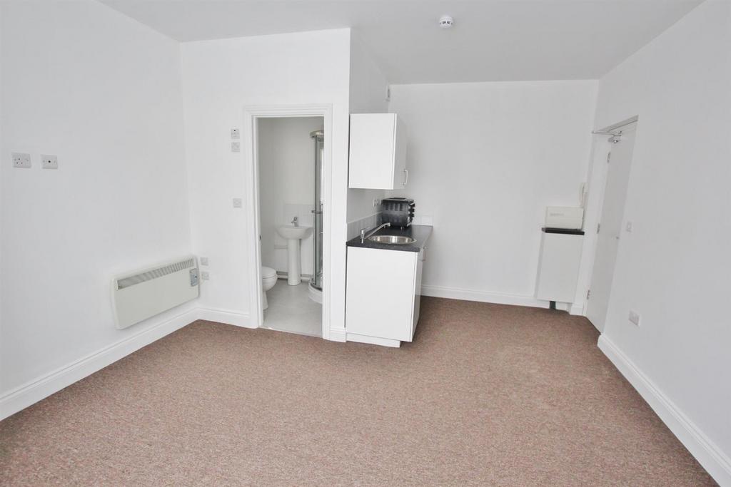 Room 1(1).JPG