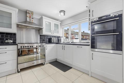 5 bedroom end of terrace house for sale, Elmer Gardens, Rainham, RM13 7