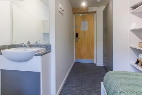 undefined, Bassett Green Road, Southampton SO16
