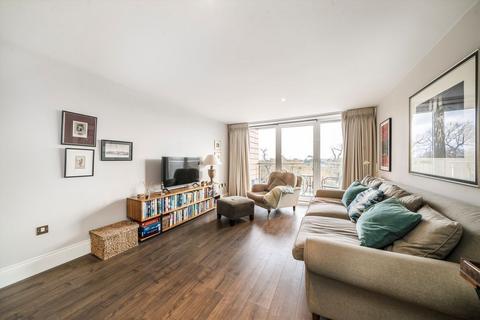 2 bedroom flat to rent, Holland Gardens, Brentford TW8
