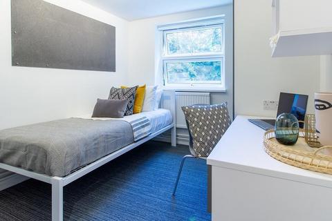 undefined, Bassett Green Road, Southampton SO16