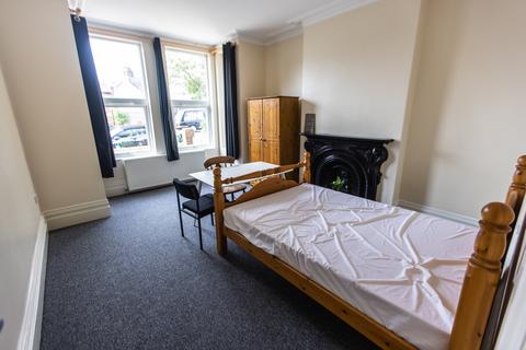 3 bedroom flat to rent, Ditchling Road, Brighton BN1