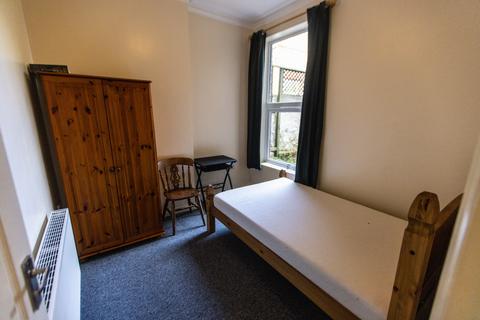 3 bedroom flat to rent, Ditchling Road, Brighton BN1