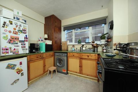 2 bedroom flat for sale, Kings Court , W5