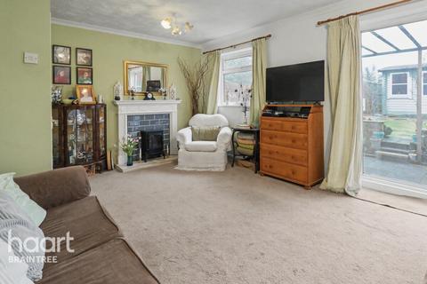 3 bedroom end of terrace house for sale, Lister Road, Braintree
