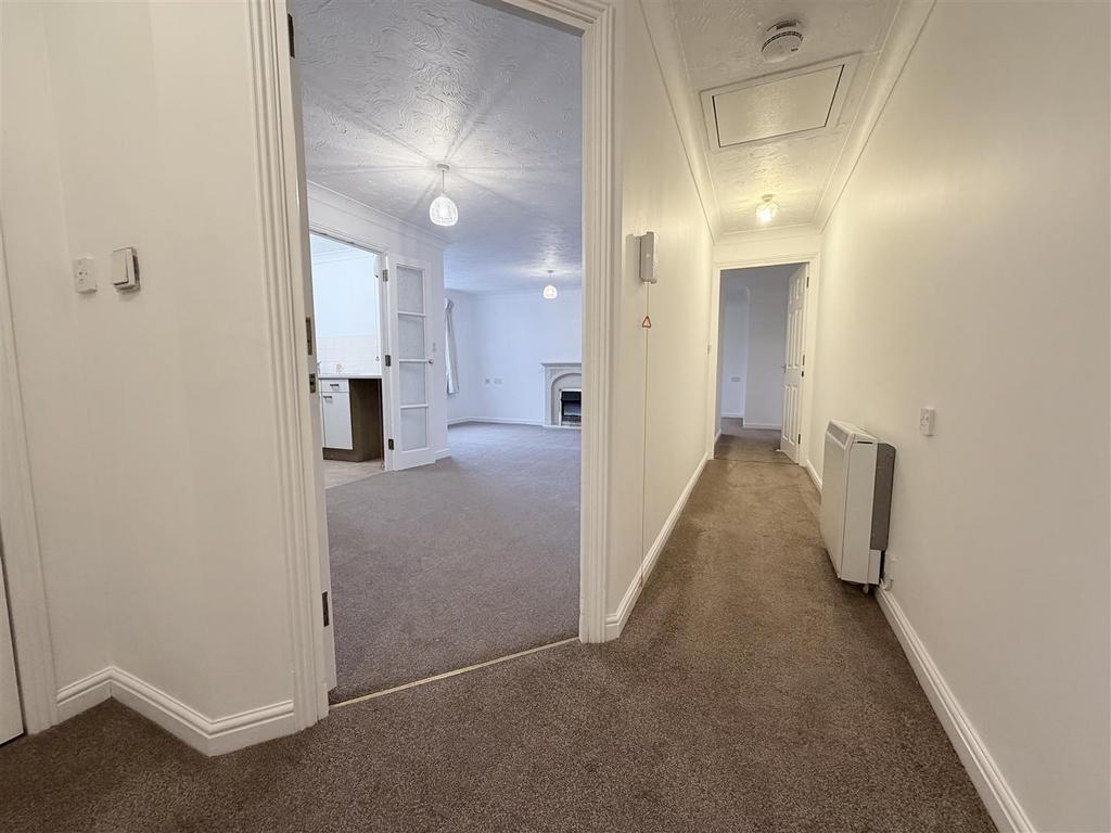 Private Entrance Hall
