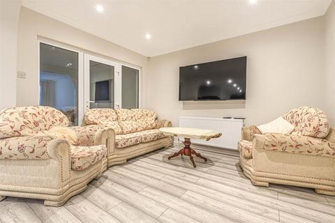 undefined, Cranford Drive, Hayes, Middlesex, UB3 4LB