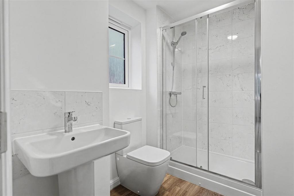 Ensuite.jpeg