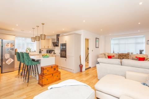4 bedroom detached house for sale, Kings Avenue, Whitstable, Kent, CT5