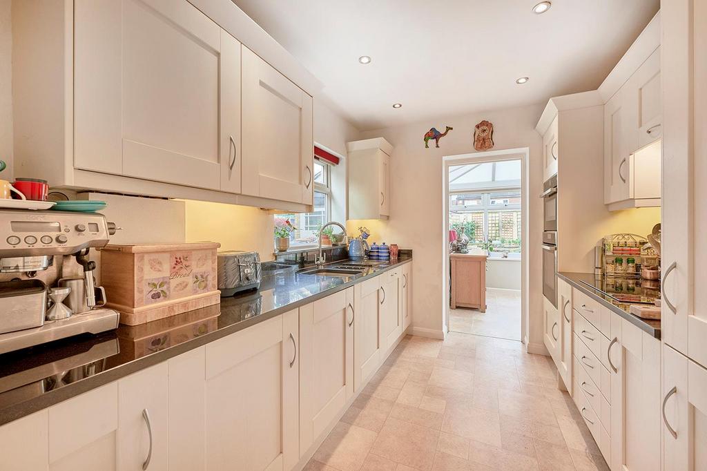 Luxury Re-fitted Kitchen