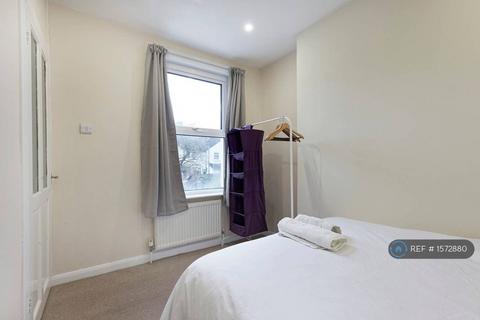 1 bedroom in a house share to rent, Tufton Road, Ashford, TN24