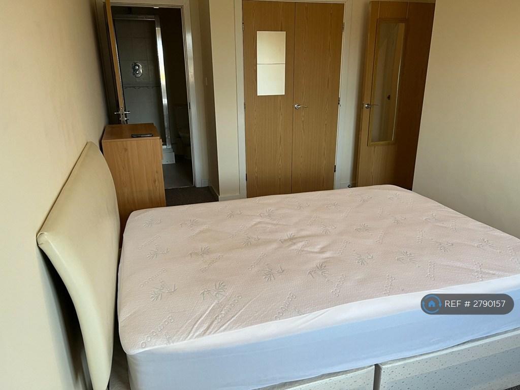 Master Bedroom Pic 2