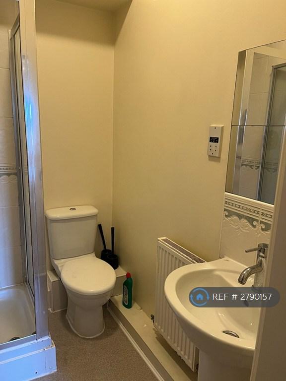 On Suite To Master Bedroom Pic 2