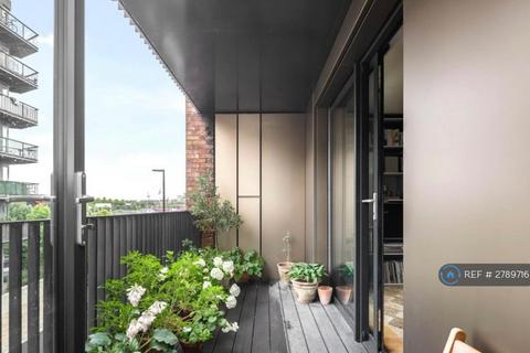 undefined, Roach Road, London, E3