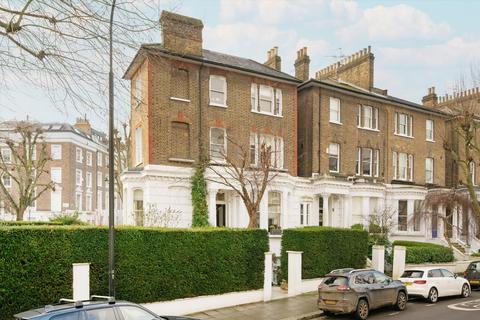 3 bedroom flat for sale, King Henrys Road, London NW3