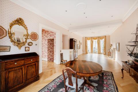 3 bedroom flat for sale, King Henrys Road, London NW3