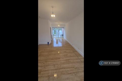 2 bedroom terraced house to rent, Lansbury Drive, Hayes, UB4