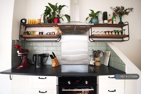 undefined, Lyndhurst Road, London, N22