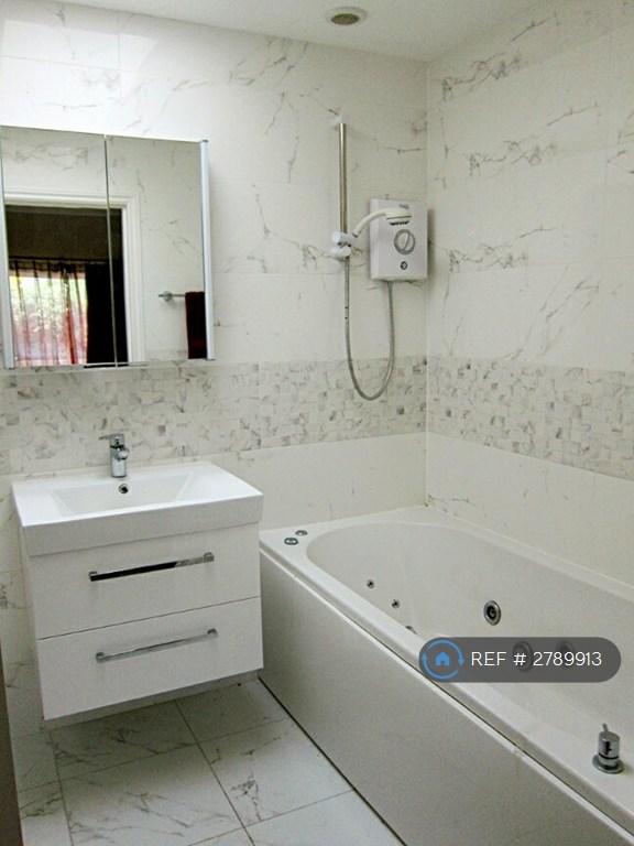 En Suite Bathroom