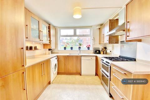 undefined, Benson Close, Hounslow, TW3