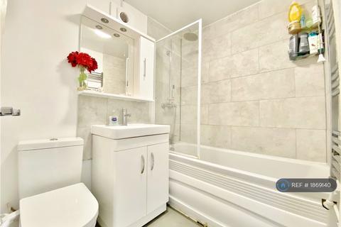undefined, Benson Close, Hounslow, TW3