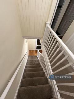 3 bedroom terraced house to rent, Layton Road, Brentford, TW8