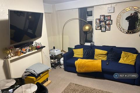 1 bedroom flat to rent, Besant Court, London, N1