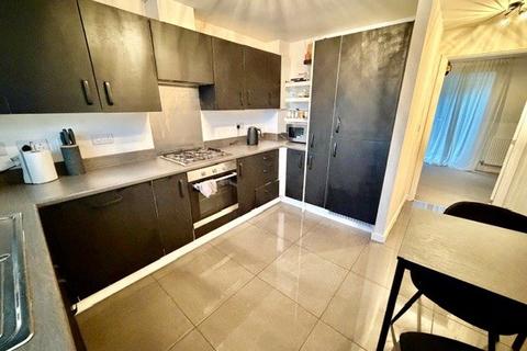 2 bedroom townhouse for sale, Poplars Park Road, Bradford, West Yorkshire, BD2