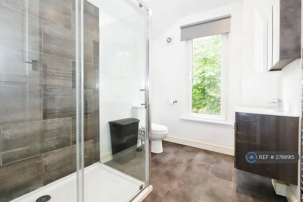 En Suite 2