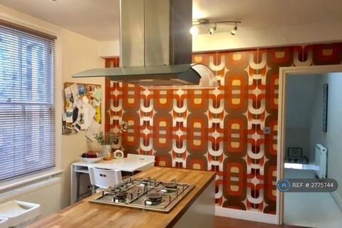 2 bedroom flat to rent, Littlebury Road, London, SW4