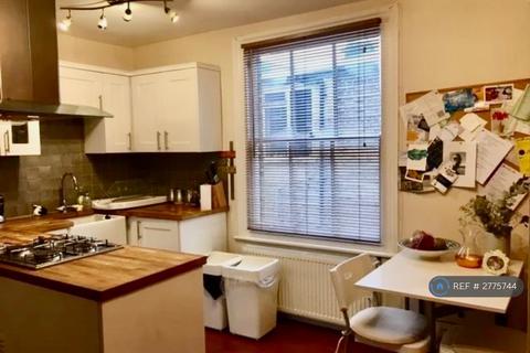 2 bedroom flat to rent, Littlebury Road, London, SW4