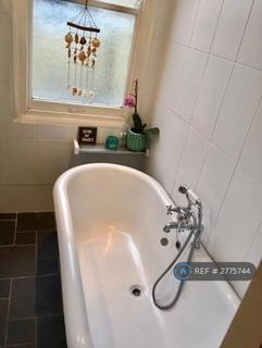 2 bedroom flat to rent, Littlebury Road, London, SW4