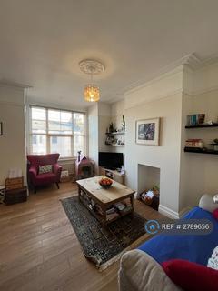 2 bedroom terraced house to rent, Leslie Road, London, N2