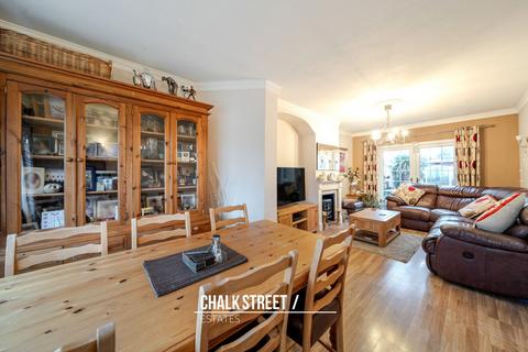 2 bedroom terraced house for sale, Winding Way, Dagenham, RM8