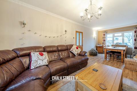 2 bedroom terraced house for sale, Winding Way, Dagenham, RM8