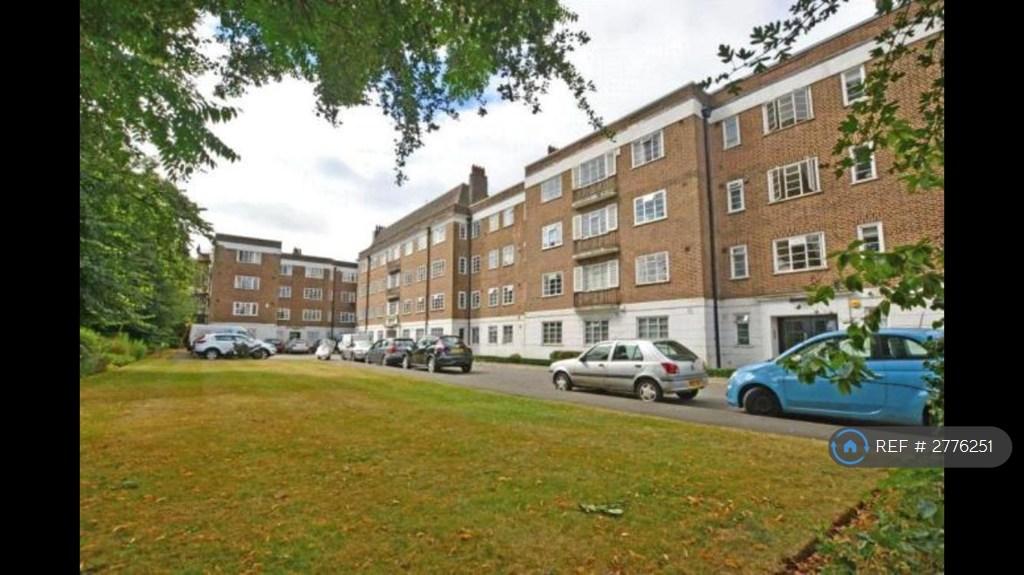 Dartmouth Court And Front Lawns