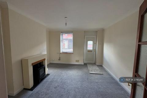 2 bedroom terraced house to rent, Racecommon Road, Barnsley, S70